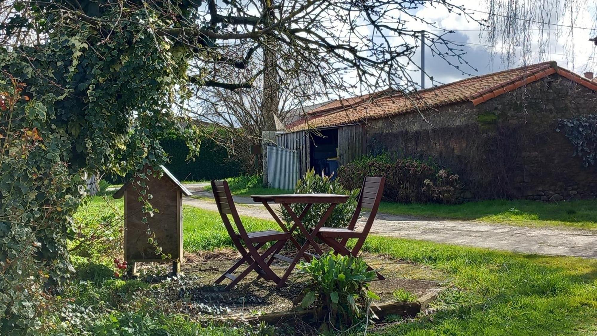 Chambres Et Gite Dans Un Lieu Calme Et Champetre Gourge Les Grippeaux Proche Parthenay Exterior foto